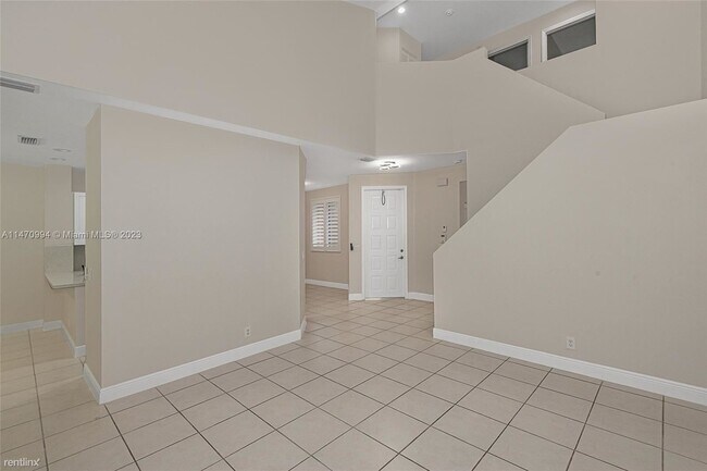 Foto del edificio - 3 br, 2 bath Townhome - 1076 SW 158th Way ...