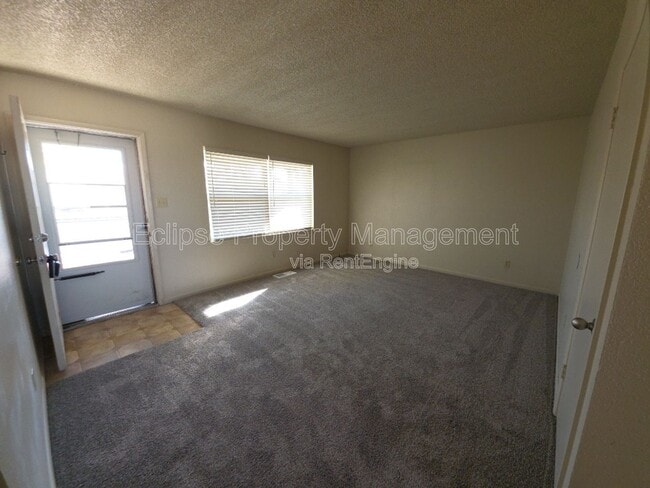 Building Photo - 707 Lee Dr