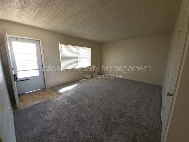 Foto del edificio - 707 Lee Dr