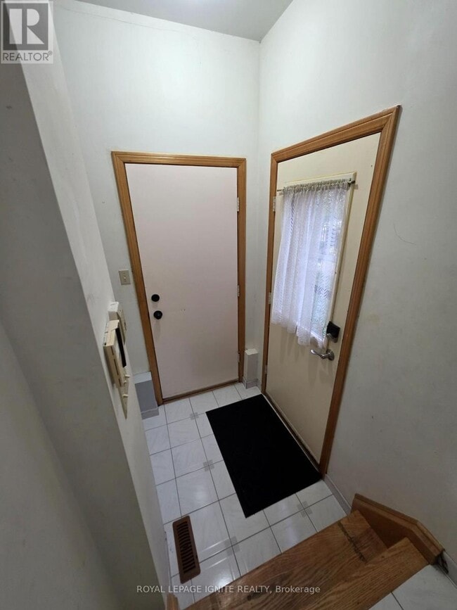 Building Photo - 75 Glenthorne Dr