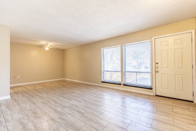 Foto del edificio - 2943 Keslake St