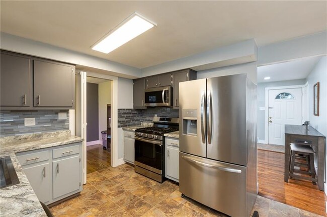 Foto del edificio - 2413 Nicholson Rd