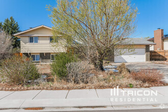 Building Photo - 2935 Pinnacle Dr