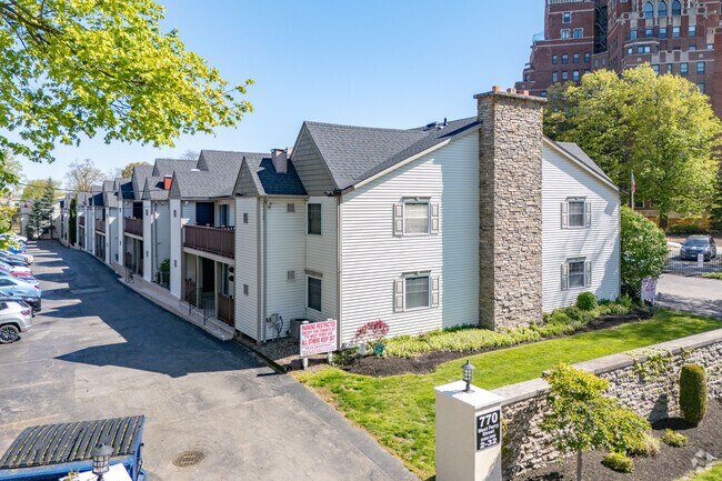 Foto del edificio - West Ferry Place Apartments