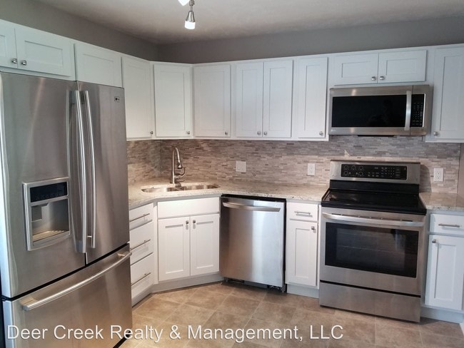 Building Photo - 3 br, 1 bath House - 8654 Westridge Dr