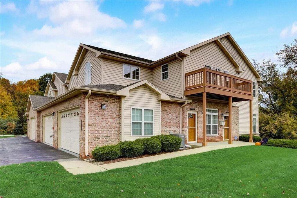 Primary Photo - Gorgeous 3BED/2Bath New Berlin Condo!