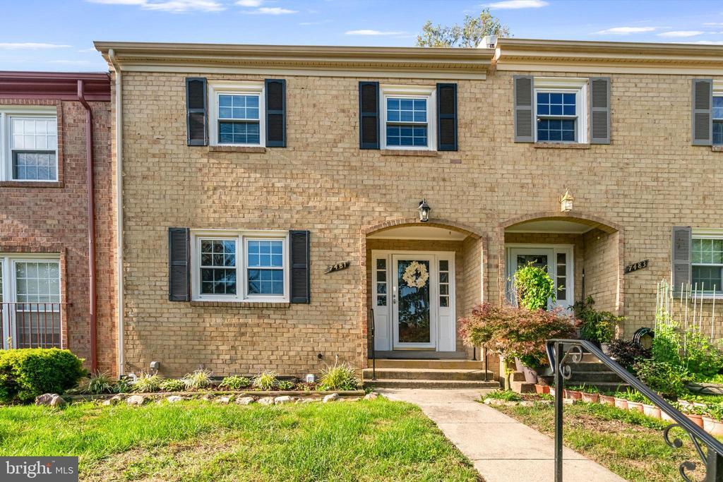 Foto principal - 7481 Jayhawk St
