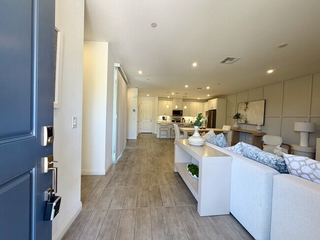 Building Photo - FULLY FURNISHED 3 BED 2.5 BATH 2 CAR GARAGE MODEL HOME FOR RENT IN CADENCE