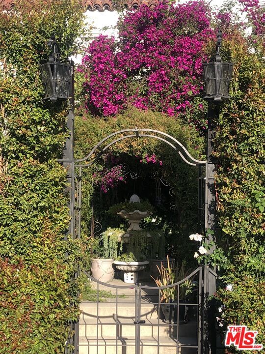 Foto del edificio - 1362 Masselin Ave