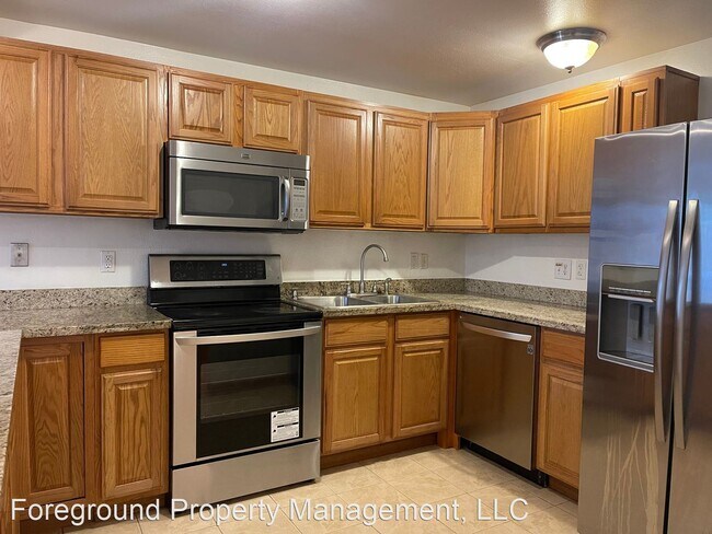 Building Photo - 2 br, 1.5 bath House - 12615 SE 42nd St