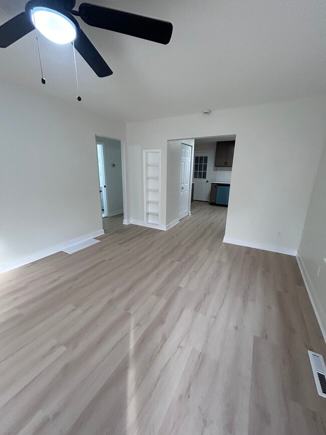 Foto del edificio - 6639 Alexander Ave