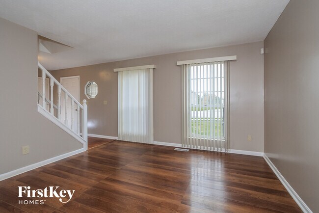 Foto del edificio - 4592 Eldywood Ln