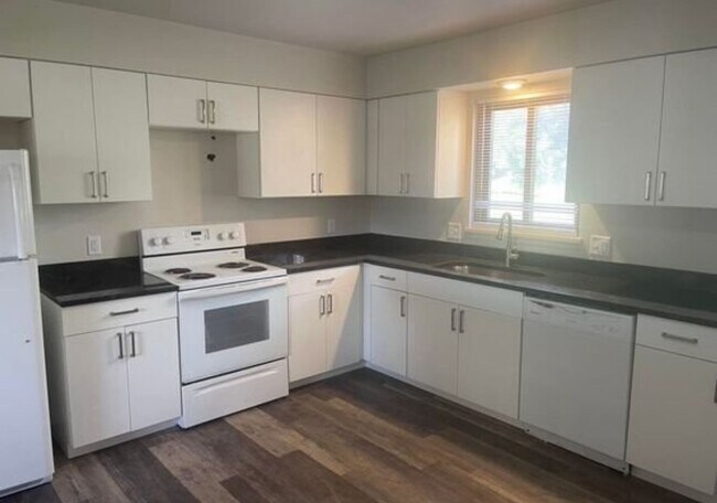 Foto del edificio - Newly Updated 2-Bedroom Apartment Availabl...