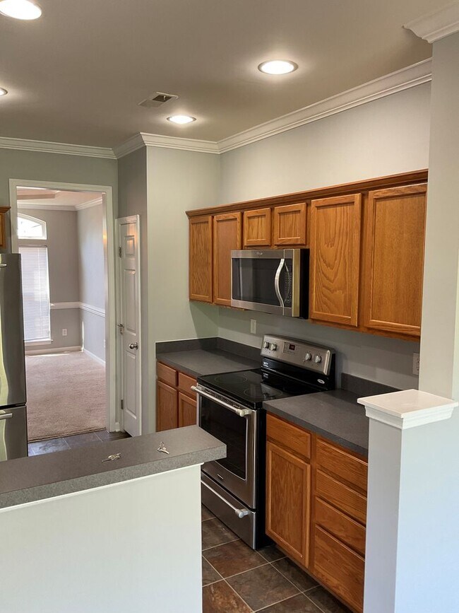Foto del edificio - Beautiful 4BR Home In Bethesda Oaks !
