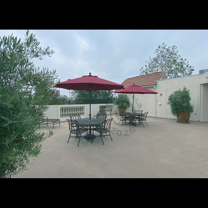 Building Photo - 12140 Moorpark St