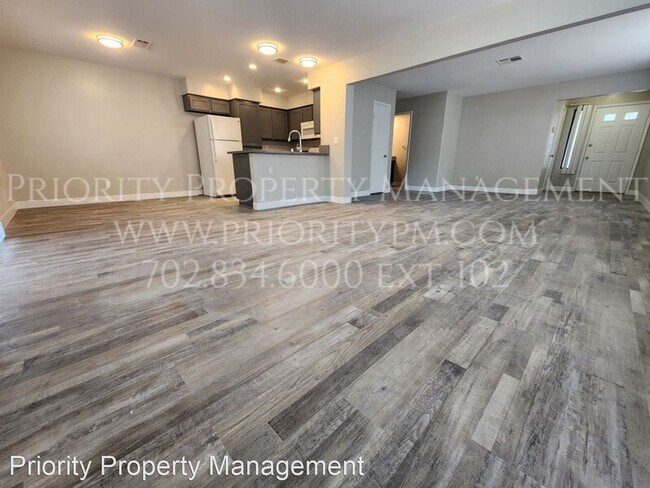 Building Photo - 3 br, 2.5 bath House - 3005 Ocean View Drive