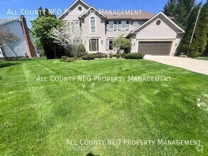 Building Photo - 789 Silverberry Ln