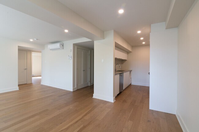 Building Photo - 37 Av. Roosevelt