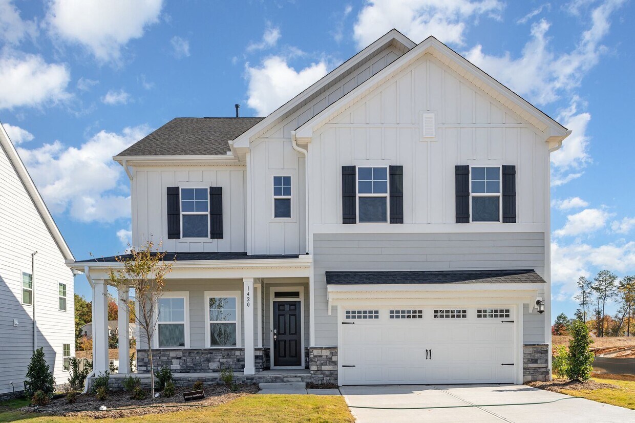 Foto principal - Newly Built 5 Bedroom Home in Knightdale!