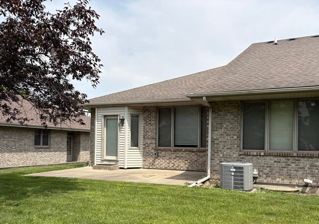 Building Photo - 23025 Bussey Dr
