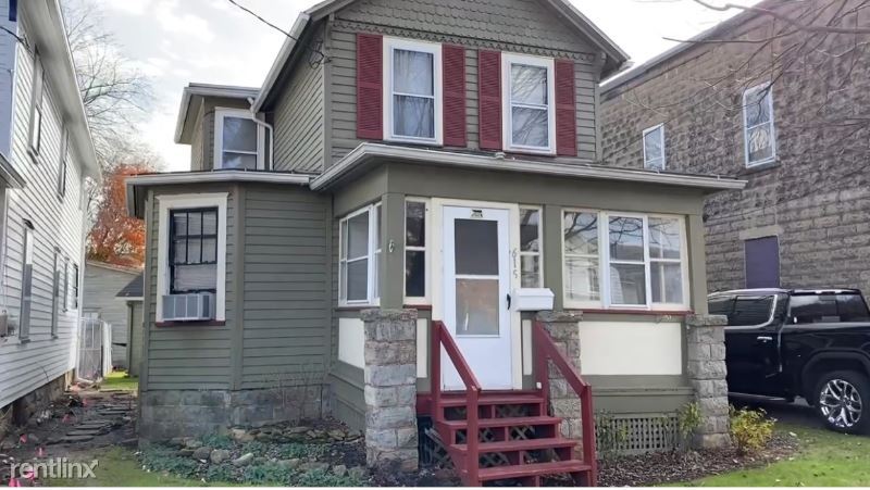 Foto principal - 3 br, 1 bath House - 615 12th St