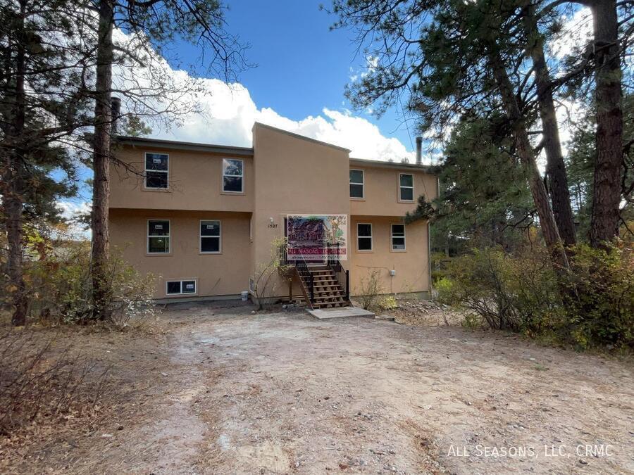 Foto principal - 1527 Spring Valley Dr