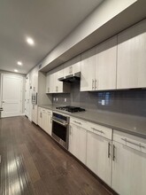 Building Photo - 45049 Challenge Common