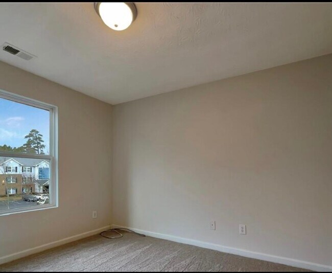 Building Photo - 13201 Fairington Ridge Cir