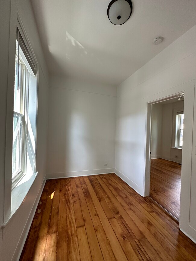 Foto del edificio - 2139 W North Ave
