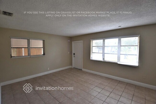 Building Photo - 6020 NW 43rd Ave
