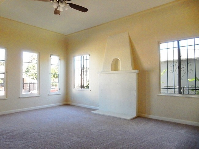 Foto del edificio - 5216 Roseland St