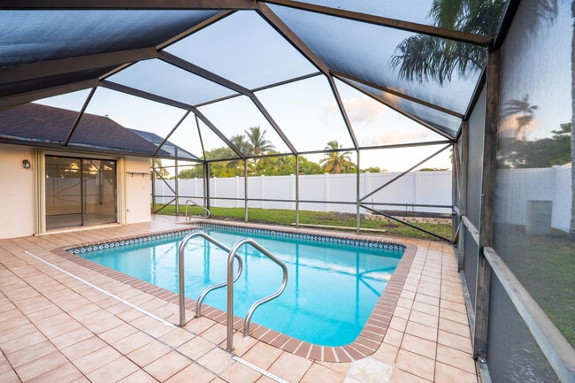 Foto del edificio - 22651 SW 8th Ct