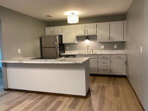 Building Photo - 815 Duke Dr