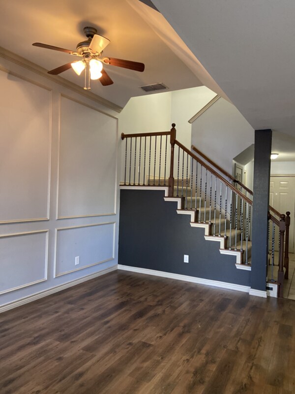 Building Photo - 3904 Fernando Dr