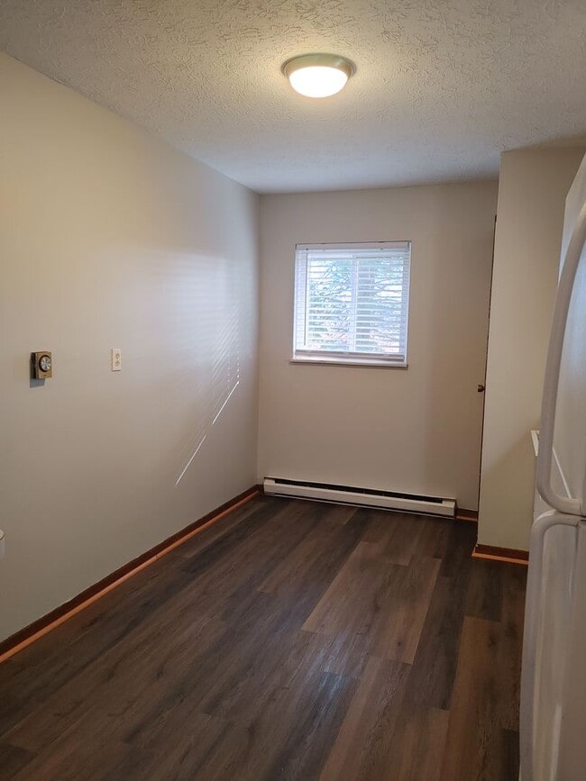 Building Photo - 512 9th Ave