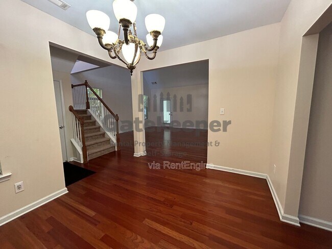 Foto del edificio - 214 Turnbridge Cir