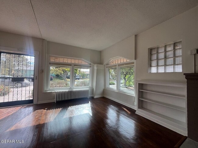 Foto del edificio - 1203 Madeline Dr