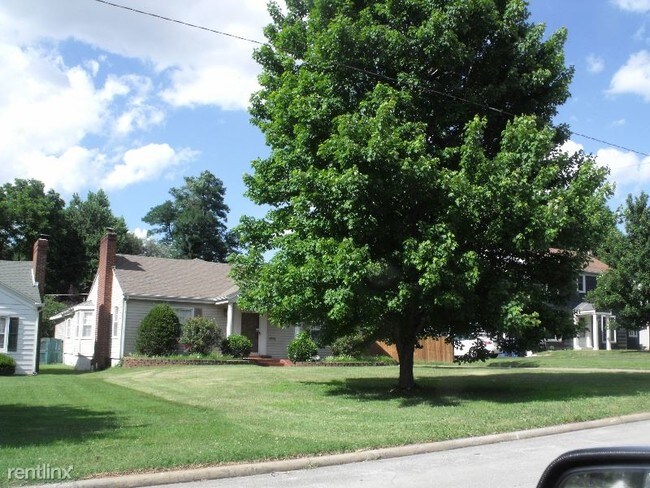 Building Photo - 2 br, 2 bath House - 1529 E Elm St
