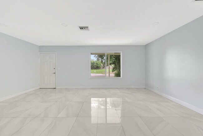 Foto del edificio - 4338 Forest Rd