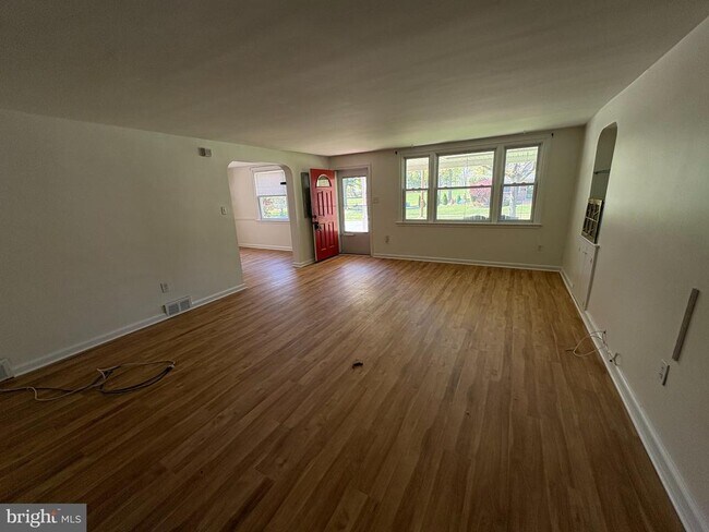 Foto del edificio - 2515 Woodleigh Rd