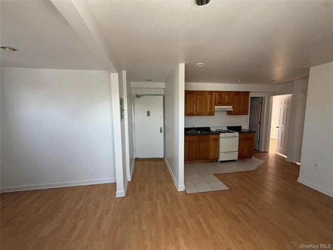 Building Photo - 2381 Belmont Ave