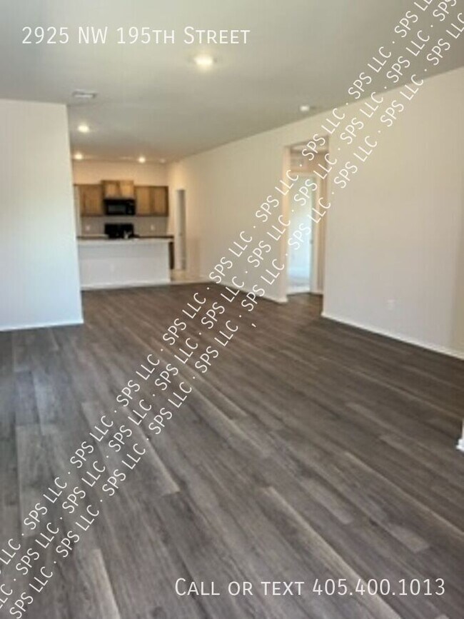 Foto del edificio - 2925 NW 195th St