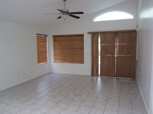 Foto del edificio - Beautiful 3B/2B home with spacious rooms