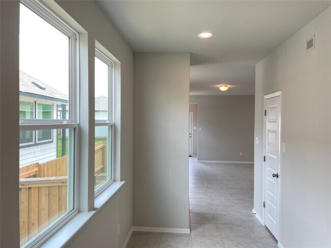 Foto del edificio - 1313 Goforth Rd