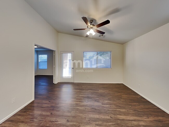 Foto del edificio - 16563 W Melvin St