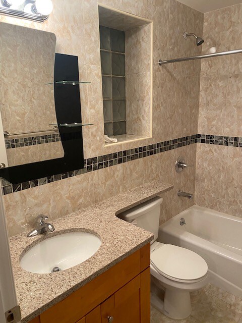 Foto del edificio - 53-12 102nd St