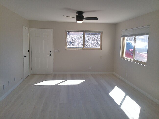 Building Photo - Long Term Duplex rental