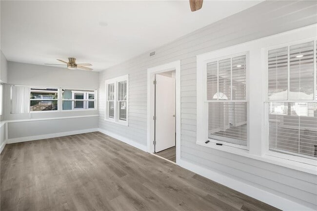 Building Photo - 1805 E Louisiana Ave