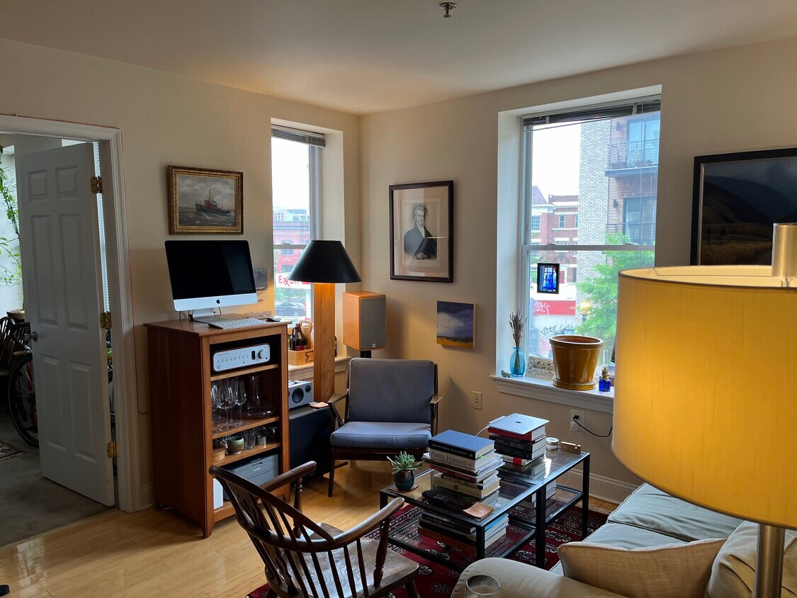 Primary Photo - 52 Quincy Pl NW