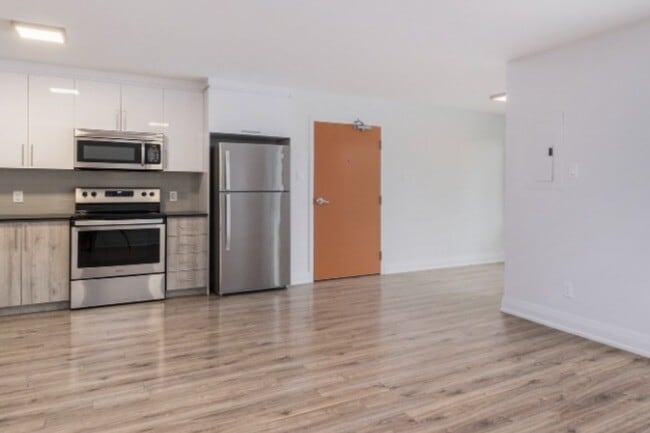 Building Photo - 177 Hopewell Av